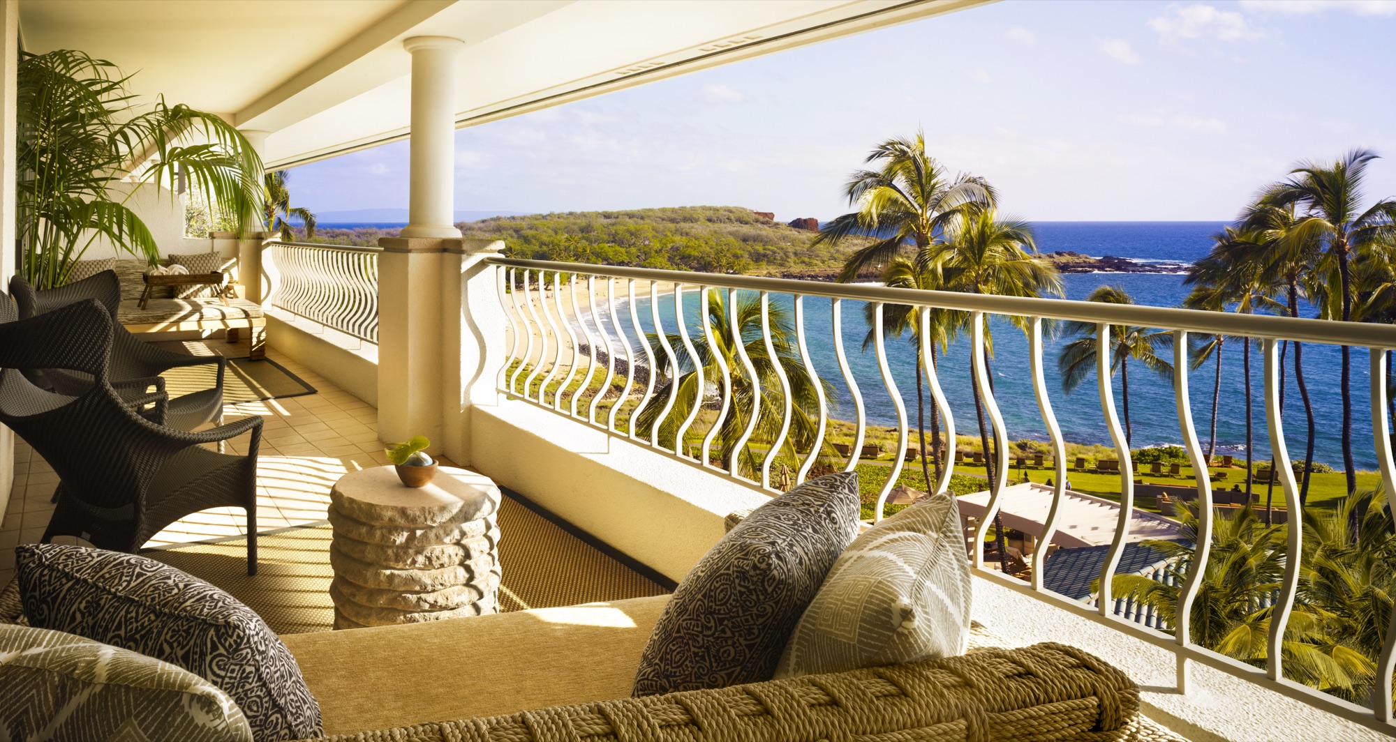 Lanai Suites — interior photo 2 of 6