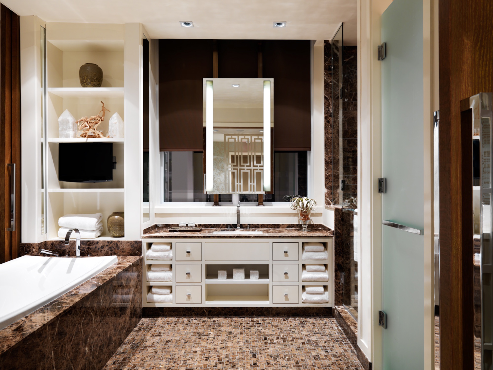 The Loden Hotel, Vancouver, Canada — interior photo 7 of 7